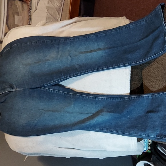 Tommy Hilfiger bootcut jeans. Size 10 - Picture 3 of 4